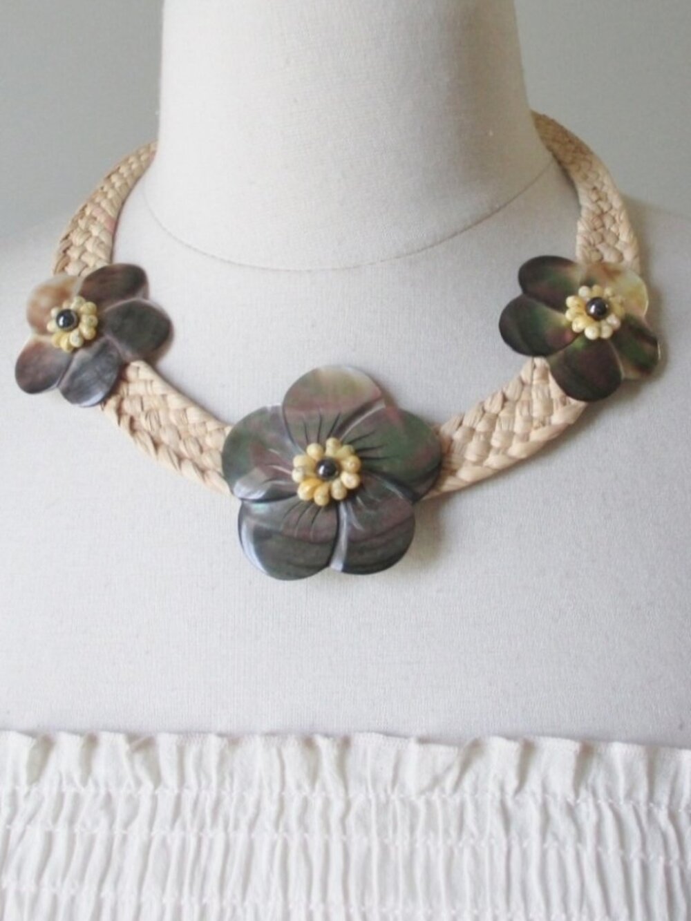 Straw Shell Hand Made Necklace Choker